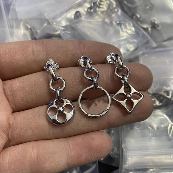 Gelişmiş Özelleştirme Mektubu V Çiçek Kolye 18K Altın Çember Küpeler Lady Women Party Ear Studs Küpe Düğün Aşıkları Hediye Katılım Takı Hlve3 --365