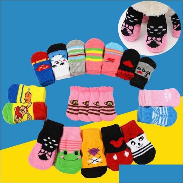 Vêtements pour chiens Chaussettes chaudes pour animaux de compagnie pour l'hiver Chiot mignon Chiens Coton doux Anti-dérapant Tricot Weave Sock Vêtements 4pcs / Set Drop Livraison Accueil OTVTU