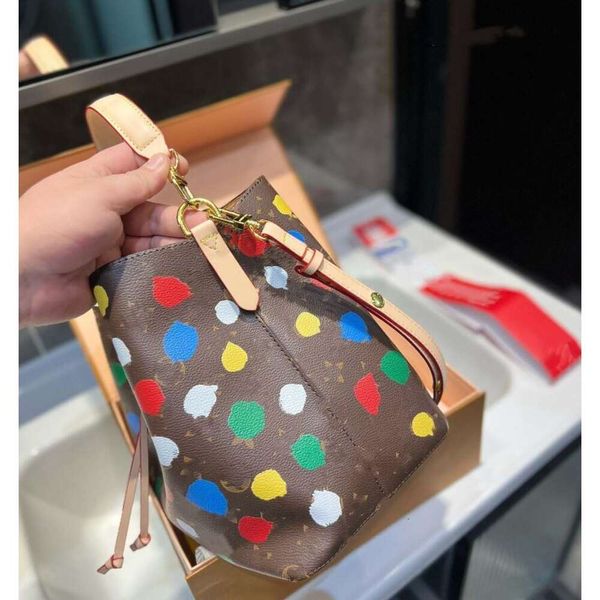 Kadın yk pochette totes metis tasarımcı çanta çok renkli yan gövde noktaları speedys 25 omuz çantası kovası onthego kilit jakard monogramlar lüks el çantası üst kalite