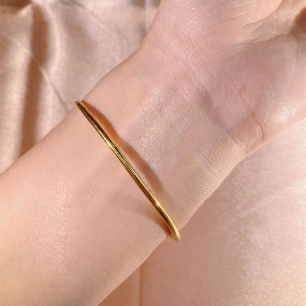 Bangle Anel Simples 18k Ouro Pulseira Dobrada Feminina Luz Luxo Nicho Suave Delicado Tudo Não Desaparece