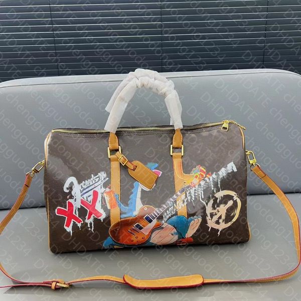 Duffel Bag Seyahat Duffle Bags Graffiti Lüks Moda Çantaları Erkek Kadın Marka Tasarımcı Bagaj Çanta Kilitli Büyük Kapasite Spor