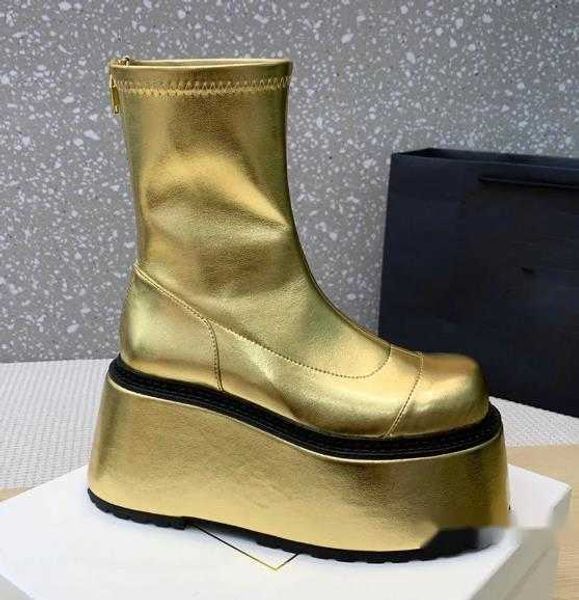 Ouro de alta qualidade estiramento para botas de tornozelo de couro traseiro zip plataforma estilo de rua botas dedo do pé redondo bombas saltos para mulheres designer de luxo net botas vermelhas