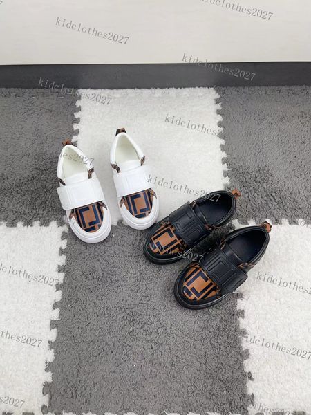 2027 Scarpe da ginnastica per bambini Designer Scarpe da bambina per ragazzi Scarpe da scuola in pelle per bambini Calzature casual flessibili Designer di lusso delle migliori marche Nuove scarpe da ginnastica