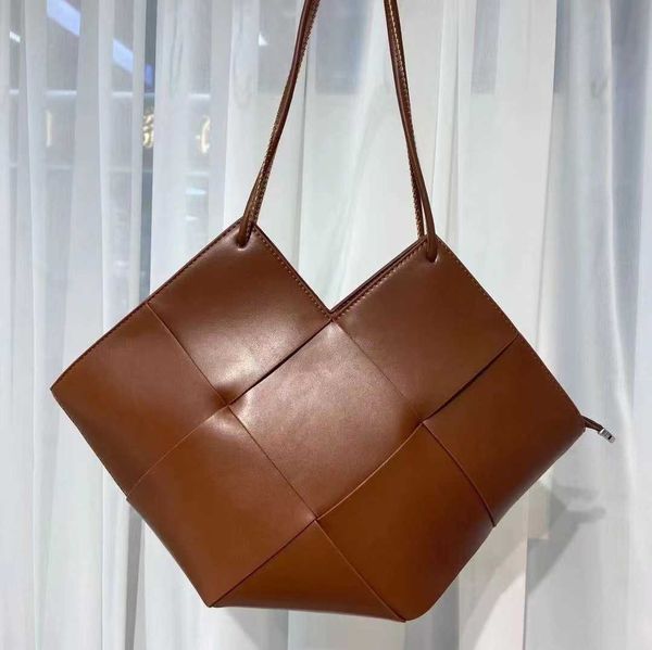 Btteca Vanata Großhandel Tasche mit Arco Handtaschen Online -Shop Personalisierte große Tasche Mode gewebte Schulter mit großer Kapazität mit echtem Logo Pyj