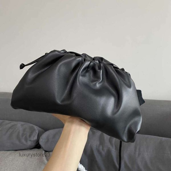 Botteega Veneeta Ladies Cloud Bag - Designer Leather crescent crossbody bag for Spring/Summer 2023 with Wrinkle-Free Armpit and Soft Drapes - Yq03