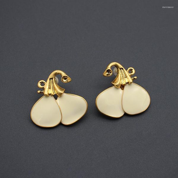 Ohrstecker, fortschrittlicher Vintage-Schmuck, weiße Emaille, Ginkgoblatt für Damen