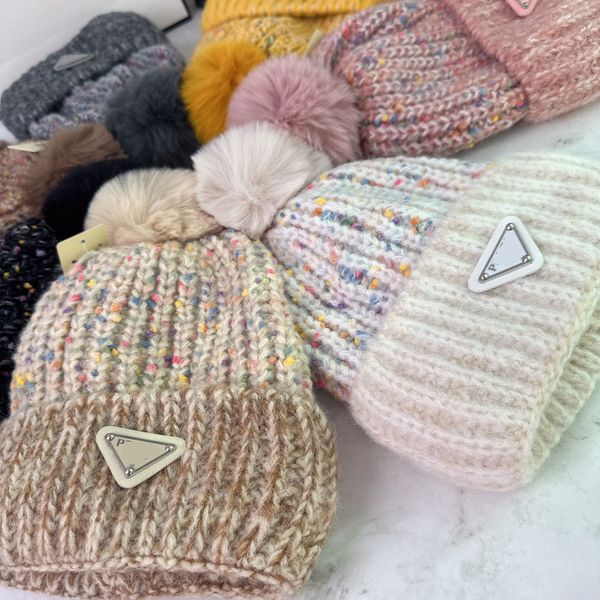 Kış Şapkası Marka Tasarımcısı Erkekler Beanie Hat Kadınlar Sonbahar ve Kış Küçük Koku Tarzı Yeni Sıcak Moda All-Maç Üçgen Mektup Örme Şapka 14 Style