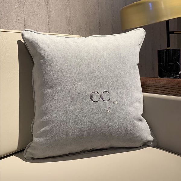 23ss Designers Moda Cuscini da tiro Cuscino da uomo in cotone di qualità Articoli per la casa Lettera decorativa Stampa Arredamento per la casa sumsum-15 CXG91317