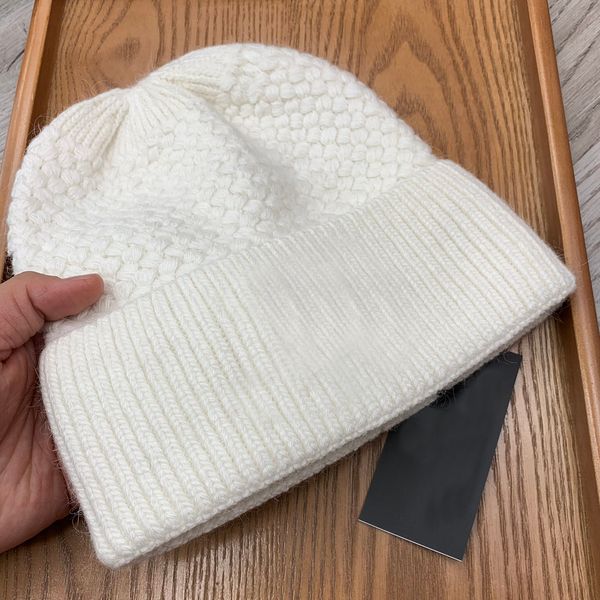 Beyaz Yün Örgü Beanie Hat Beanie/Kafatası Kapakları Kış Beanie Streç açık nefes alabilen şapka