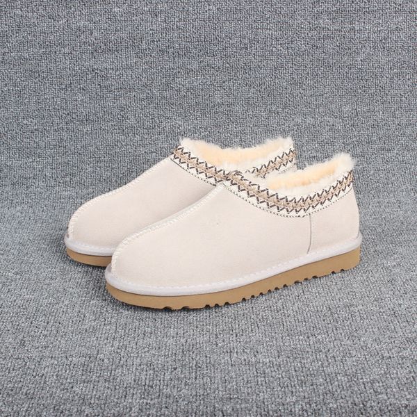 Inverno nuovi stivali da neve donne scarpe sportive di alto livello Fashion Casht Furt Cotton Calco Coppie leggermente leggere 35-43