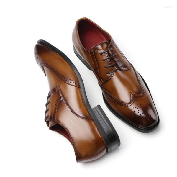 Sapatos de vestido homens couro vintage brogue oxfords primavera / outono designer de negócios apartamentos preto marrom kb3210