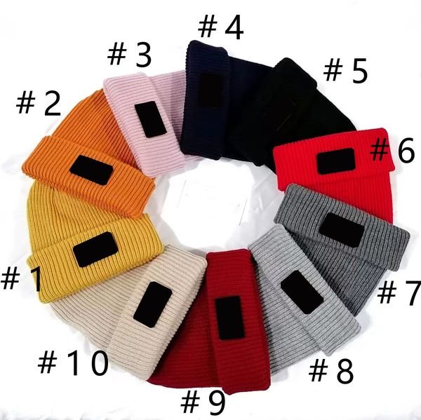 moq = 5 inverno uomo moda berretto nero donna Skull Capsr cappello caldo Natale gife uomo casual sport ricamato cappelli a vento unisex donna etichetta berretti colorati 10 colori