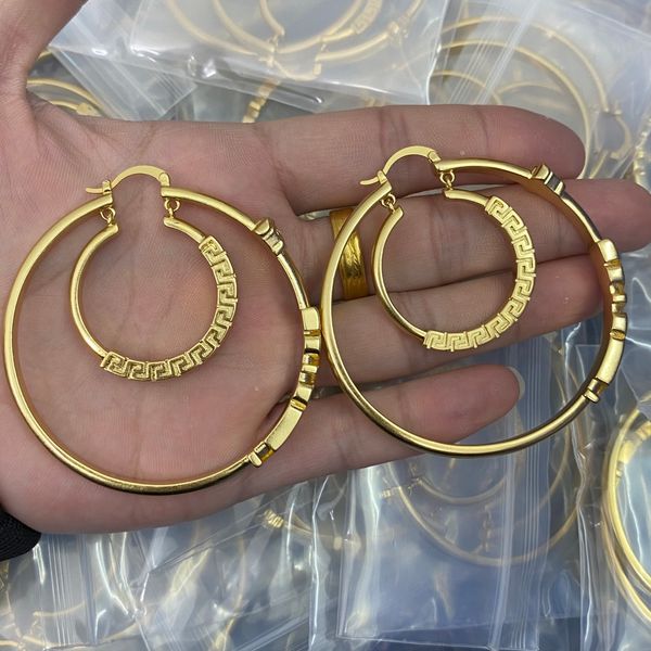 Boucles d'oreilles double cercle Boucles d'oreilles Goujons d'oreille Grèce Méandre motif Medusa portrait sculpture femmes hommes boucle d'oreille en laiton dames oreille clip Designer Bijoux XMER38 --07