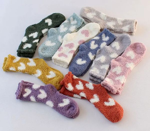 Kawaii Winter Korallen Samt Warme Socken Frauen Plüsch Schöne Socke Herz Dot Muster Teppich Damen Socken G0913