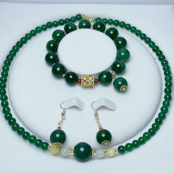 Bracciali a maglie Collana di agata verde Bracciale Set di orecchini con accessori in giada Temperamento Nicchia Orecchini di fascia alta Gioielli da donna