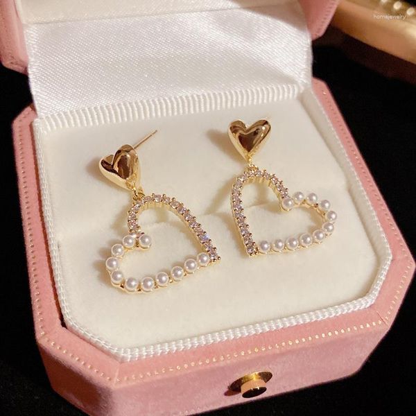 Orecchini pendenti Simpatico cuore di perla appeso per le donne Orecchini pendenti di design con zirconi placcati in oro di alta qualità in rame gioielli originali