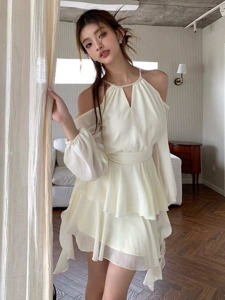 Grundlegende Freizeitkleider Herbst Beige Elegant Off Shoulder Chiffon Plissee Bandage Minikleid Frauen Oneck Langarm Party Fee Koreanische Mode 230912