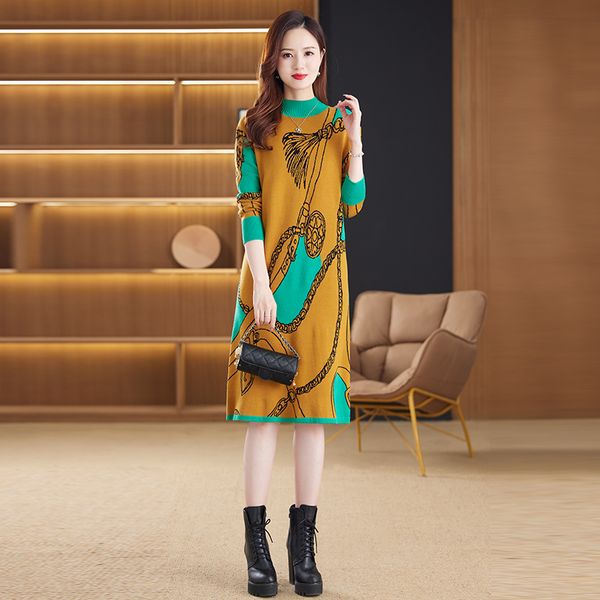 Abito maglione lavorato a maglia giallo modello elegante 2023 Designer donna Autunno Inverno Chic morbido maglione caldo Abiti manica lunga Slim Office Lady Plus Size Abiti midi