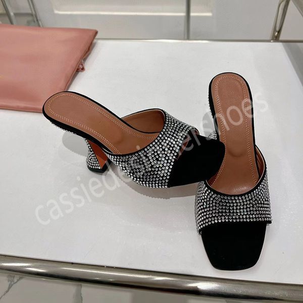 Pantofole con tacco per bicchieri da vino per donna Punta rotonda Designer Ciabatte in vera pelle di moda 2023 Sandali femminili estivi di marca di lusso Scarpe casual di marca Sneakers 2022