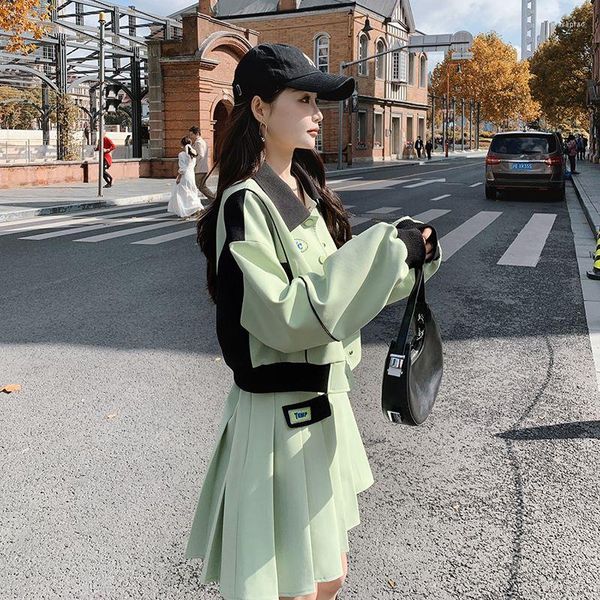 Vestidos de trabalho 2023 primavera e outono estilo universitário uniforme de beisebol terno jaqueta tops plissados meia saia curta conjunto de duas peças roupas femininas