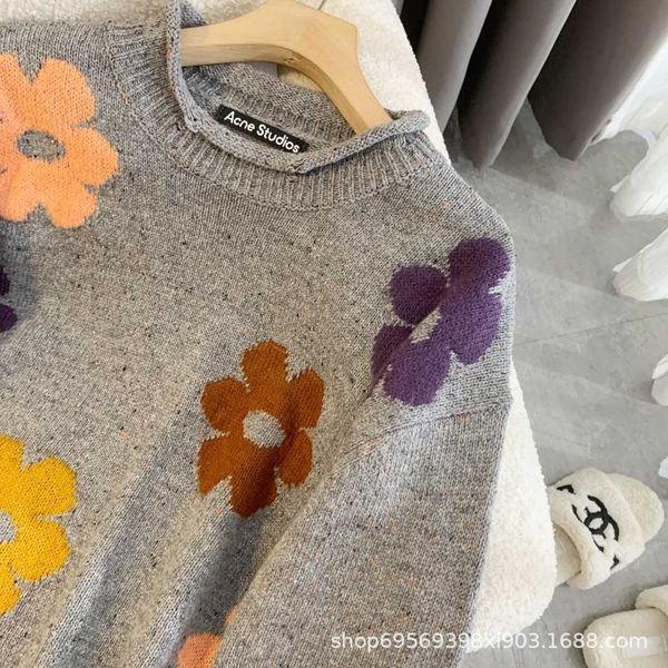 23 Início do outono novo suéter de malha mista de lã com padrão de flores coloridas usadas para mulheres