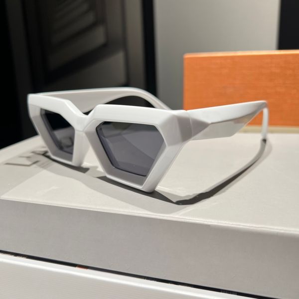 2023 Luxus-Designer-Sonnenbrillen für Männer und Frauen. Für Models. UV 400-Schutz-Doppelstrahlrahmen-Sonnenbrille mit prismatischem Brillengestell aus Legierung