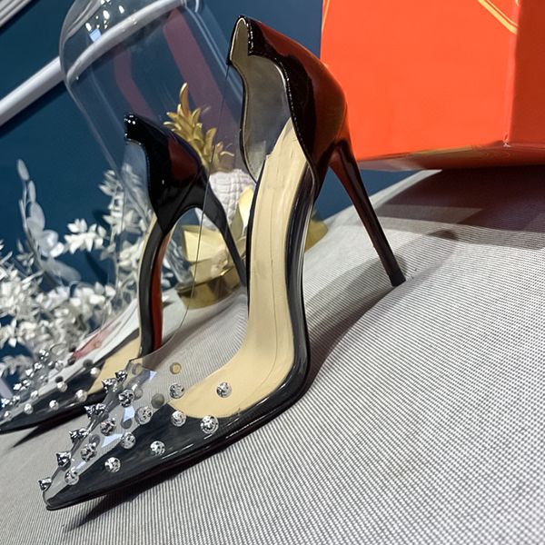 Salto agulha cravejado de prata Sapatos femininos transparentes Couro pontiagudo vermelho designer de luxo sexy sapatos de festa de casamento Sapatos de férias confortáveis Tamanhos 35-42 + caixa