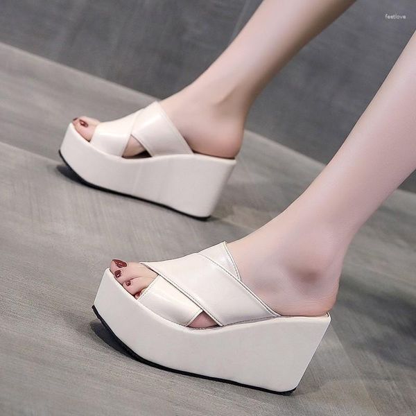 Sandálias 2023 Mulheres Verão Casual Plataforma Sapatos Fechados Toe Respirável Malha Flats BC545