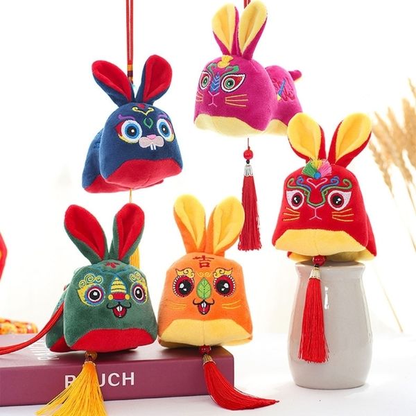 Portachiavi di peluche mascotte coniglio ciondolo appeso giocattolo coniglietto zodiaco bambola animale bambino zaino ornamento decorazione anni cinesi 230912