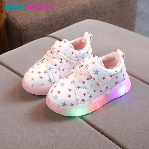 Athletic Outdoor Kids Sneakers 2023 Primavera Autunno Nuova edizione coreana Light Up Stars Luminoso Suola morbida Scarpe sportive da corsa Bambini Ragazze Ragazzi 230915