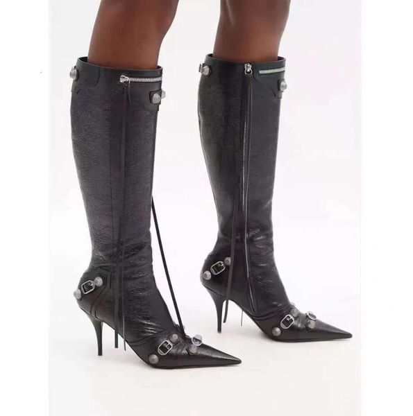 Cagole knielange Stiefel mit Nieten, Schnalle und seitlichem Reißverschluss, spitze, dünne High Heels, Luxus-Designer-Damenfabrik, Größe 2023