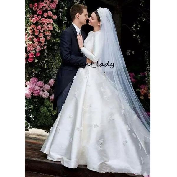 Miranda Kerr Abito da sposa con manica lunga 2022 Gioiello modesto Musulmano Medio Oriente 3D Floreale Matte Stain Princess Church Royal Weddin182a