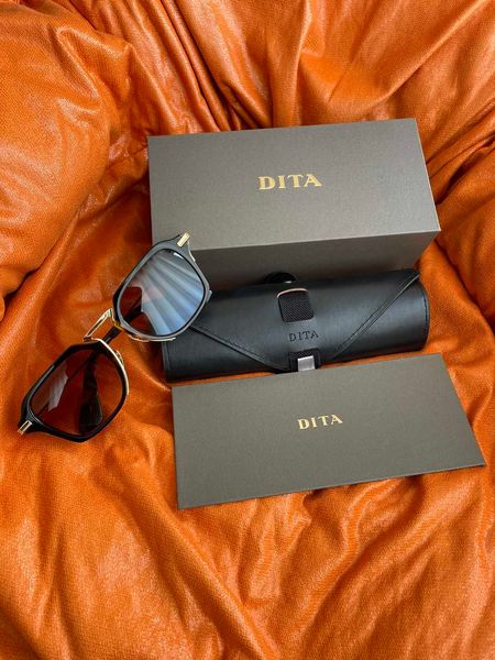 Designer de moda Dita 8A Óculos de sol loja online Tita AEGEUS caixa grande decoração de quadro com filme azul gradiente marrom óculos de sol Homem Aranha estilo sapo tem logotipo