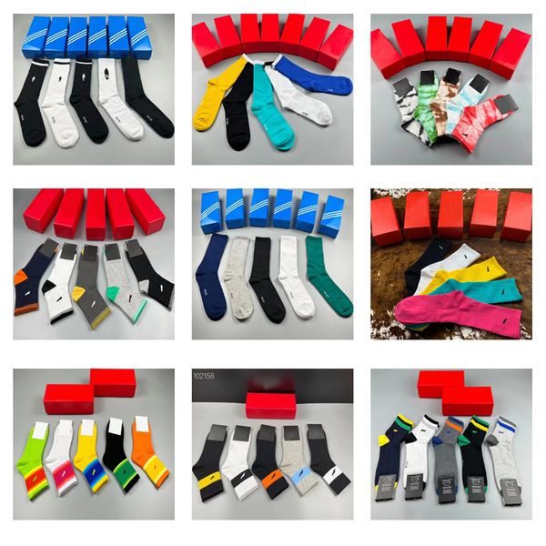 Berühmte Socken, neue Designer-Socken, Baumwolle, klassischer Buchstabe, atmungsaktiv, 100 % reine Baumwolle, Schwarz und Weiß, Basketball, Fußball, Outdoor, 5 Stück mit Box, 2023, Schwarz, Weiß, Rosa