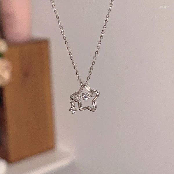 Sacchetti per gioielli Collana con stella a cinque punte con diamanti sintetici Moissanite Design femminile Dolce ragazza intarsiata con zirconi scintillanti Catena con clavicola