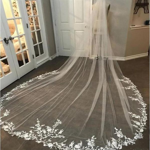 2019 entworfene Hochzeitsschleier, 3 m langer Schleier mit Spitzenapplikation, Kathedralenlänge, applizierter Brautschleier, Brautschleier, Brauthaar mit Kämmen288v