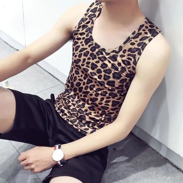 Regatas masculinas Estilo Coreano Leopardo Roupas Masculinas Verão Redondo Pescoço Sem Mangas Personalidade Regatas Moda Masculina Colete Elástico Apertado 230915