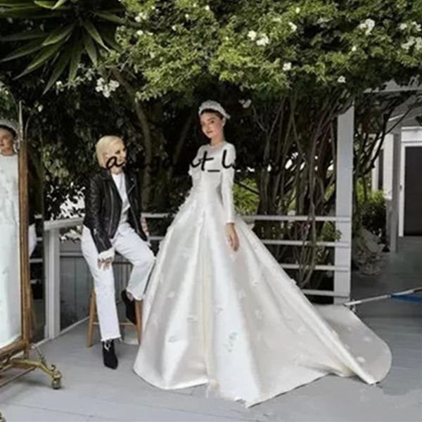 Miranda Kerr vestido de casamento com manga comprida 2022 jóia modesta muçulmano Oriente Médio 3D floral fosco mancha princesa igreja real weddin2041
