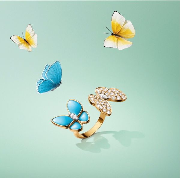 Marken-Designer-Charm aus Vollkupferkristall und weißer Perlmutt-Doppel-Schmetterlings-Anhänger mit offener Schlaufe und Box. Partygeschenke Damenschmuck