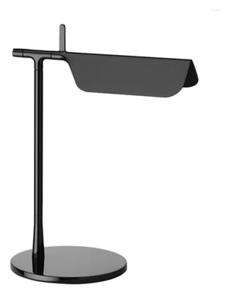 Lampade da tavolo Italia Design Moderno Lampada a LED per soggiorno Arte del ferro Luci da scrivania industriali Camera da letto Comodino Salone Lettura Studio Apparecchio