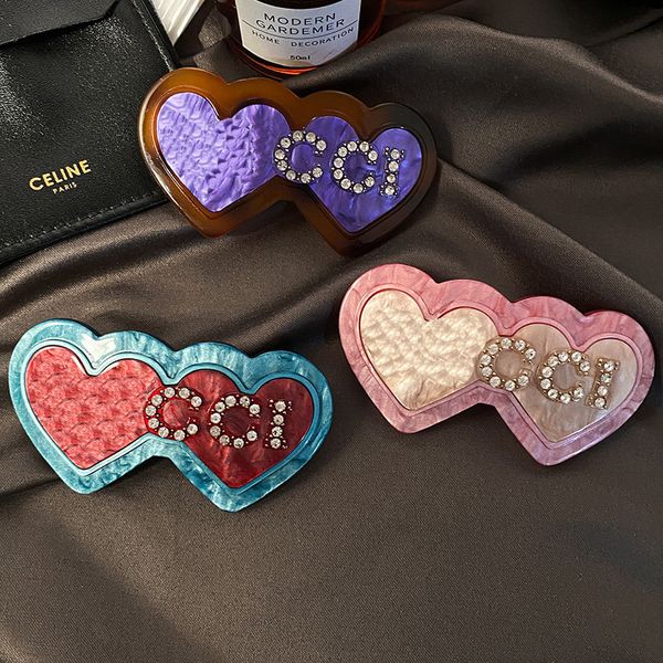 Fermagli per capelli con lettera a forma di cuore colorato Design classico Barrette di lusso vintage Ragazza Amore Forcina con diamante con logo corretto Fermaglio per capelli laterale regalo per amante della famiglia di alta qualità