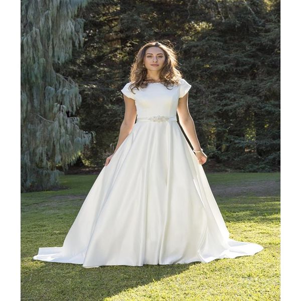 Neues schlichtes A-Linien-Brautkleid aus Satin mit kurzen Ärmeln, Kristallen und Schärpenknöpfen im Rücken, Country-Western-LDS-Hochzeitskleider Custo274k