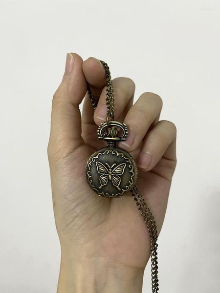 Orologi da tasca Orologio al quarzo con quadrante piccolo vintage per uomo Donna Fiore Farfalla con cassa incisa Fob Collana con pendente a catena Orologio Regali