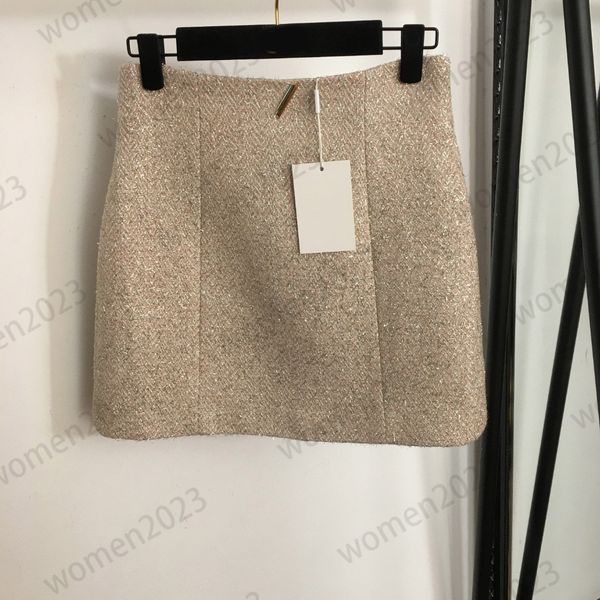 Hellrosa Kleider 2023FW High-End-Halbröcke für Damen Helle Röcke aus Seidenmischung Markendesigner V-Buchstabe Hardware-Dekorationskleider leichter Luxus-Kurzrock