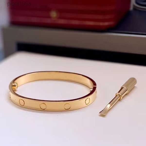 Chapeamento 18k ouro chave de fenda amor pulseira moda mulher manguito pulseira de alta qualidade aço inoxidável jóias sorte