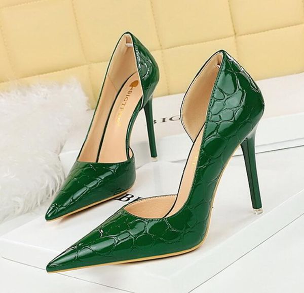 Новые пикантные зеленые женские туфли на высоком каблуке с острым носком, женские винтажные туфли-лодочки из змеиной кожи на шпильке