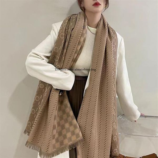 Sciarpa di design da donna di grandi dimensioni Sciarpa ricamata stampata Sciarpa di seta invernale Stampa Foulard Sciarpe di testa quadrata in raso Natale di lusso presen2391