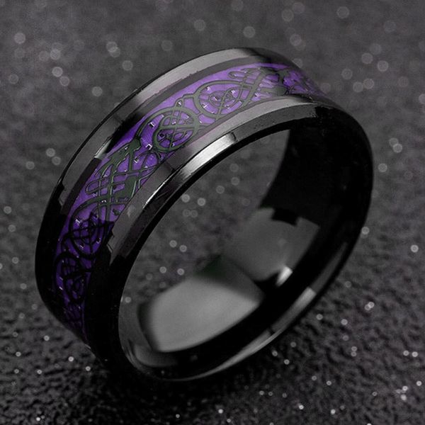 Solitário Anel 2023 Moda Homens Aço Inoxidável Dragão Inlay Roxo Preto Fibra De Carbono Casamento Banda Jóias 8mm 230918