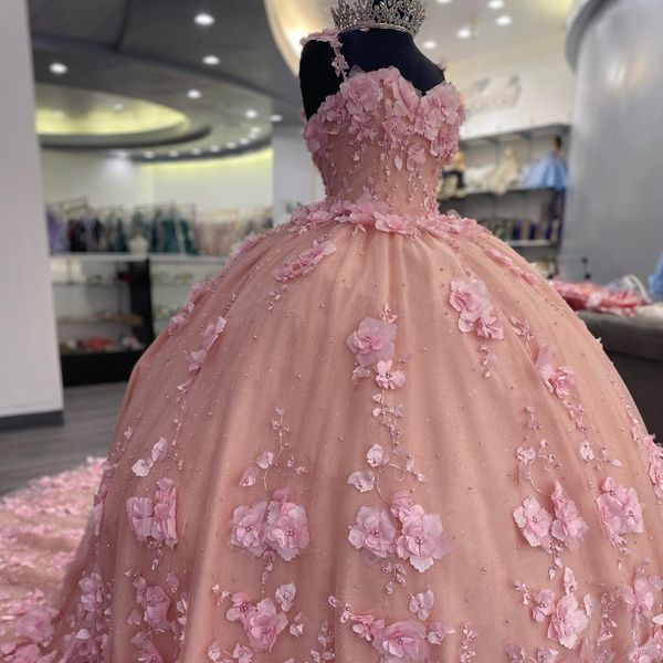 2024 Pembe Parlak Quinceanera Elbiseler Balo Elbise Boncuklu Tatlım Çiçek 3d Çiçekler Korse Geri Tull Tatlı 15 16 Kız Elbise