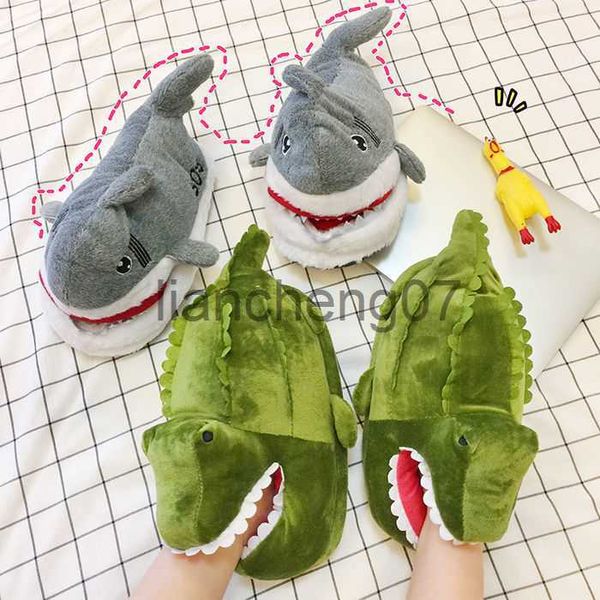 Тапочки Дизайнерские зеленые тапочки из кожи аллигатора Мужской женский Размер 35-43 Массивная обувь с мультяшными животными Зимние мужские плюшевые тапочки в виде акулы x0916